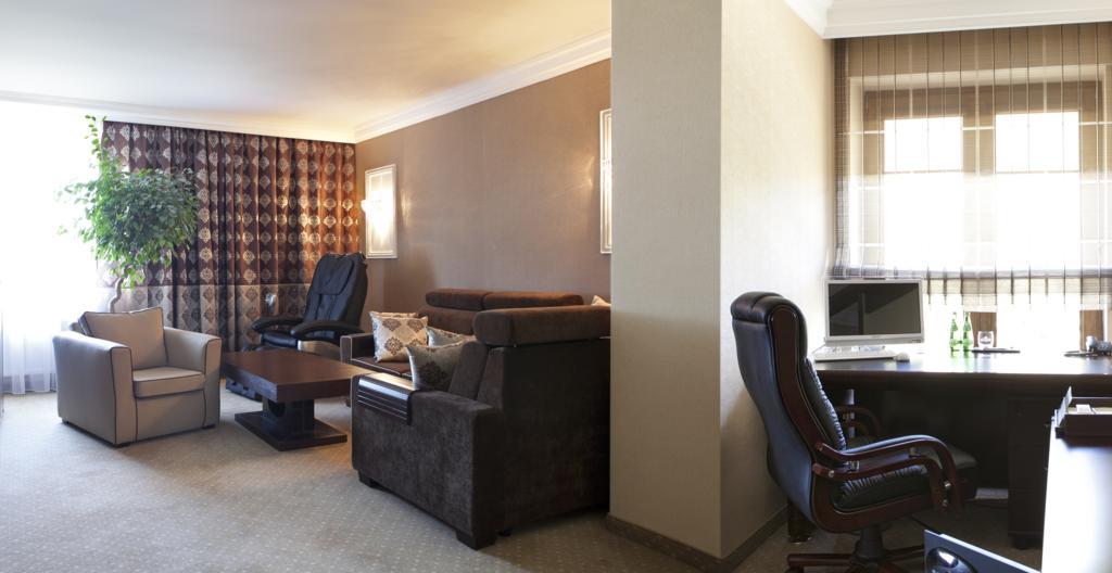 M Hotel Sosnowiec Luaran gambar