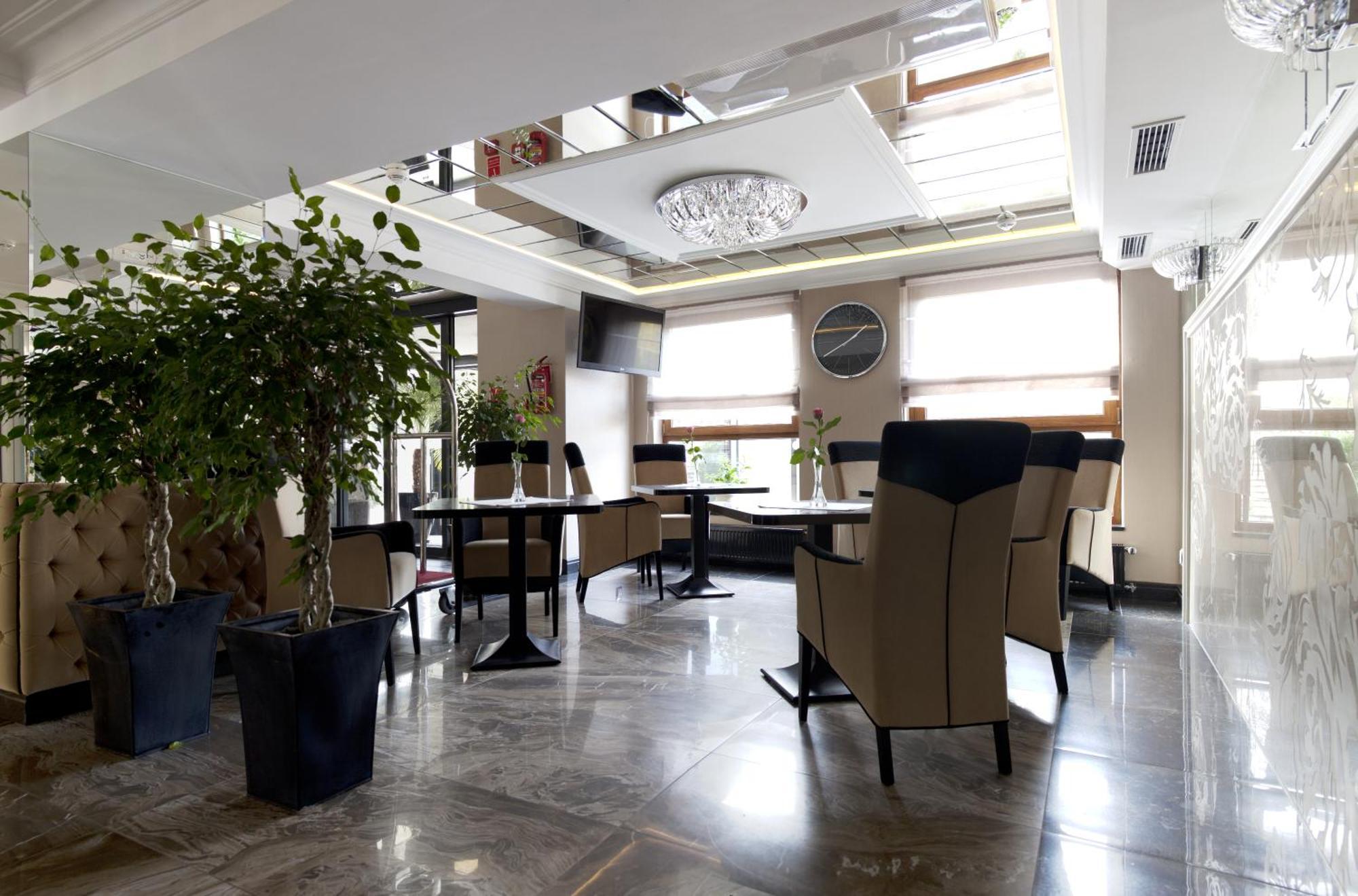 M Hotel Sosnowiec Luaran gambar