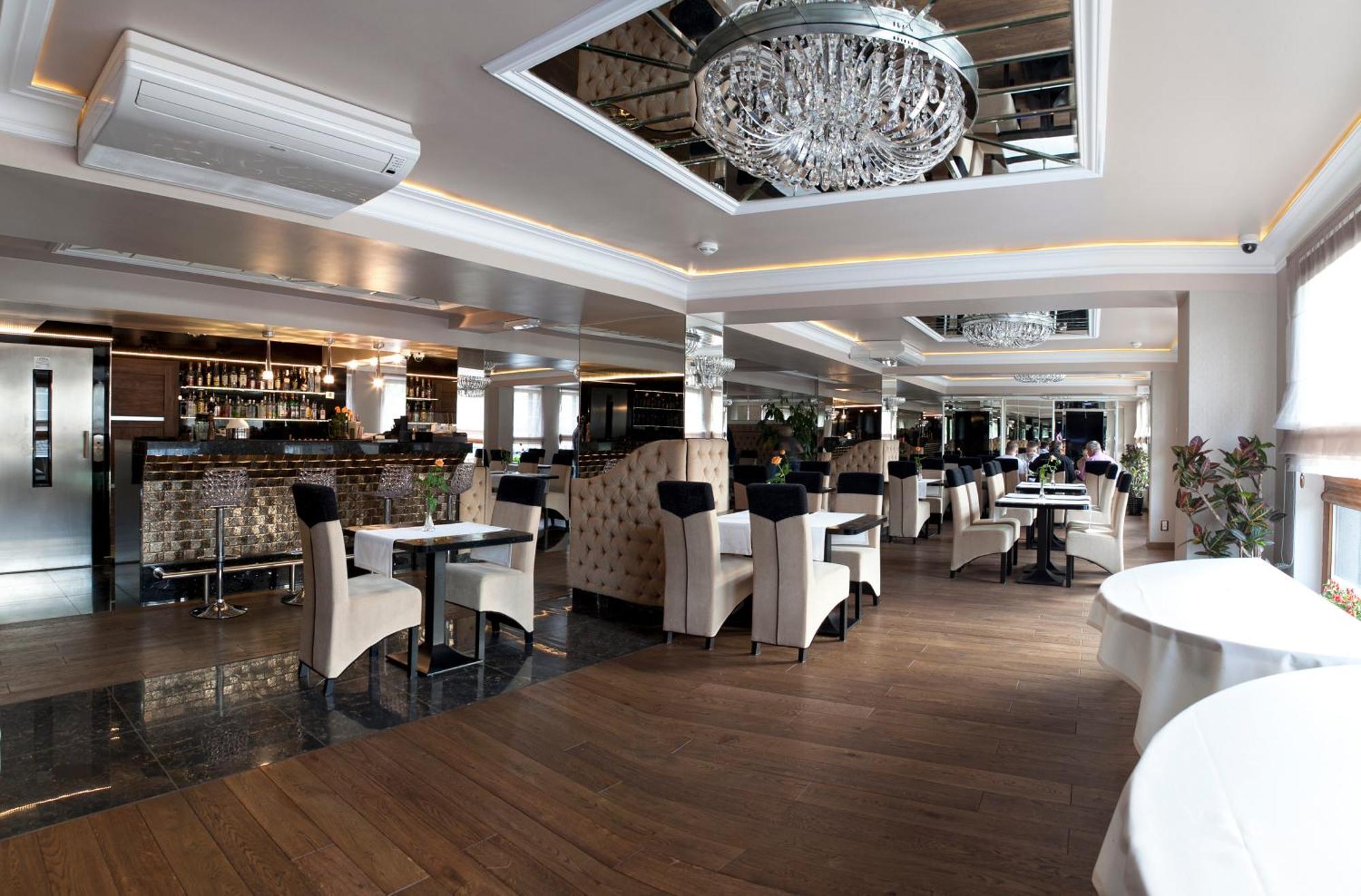M Hotel Sosnowiec Dalaman gambar