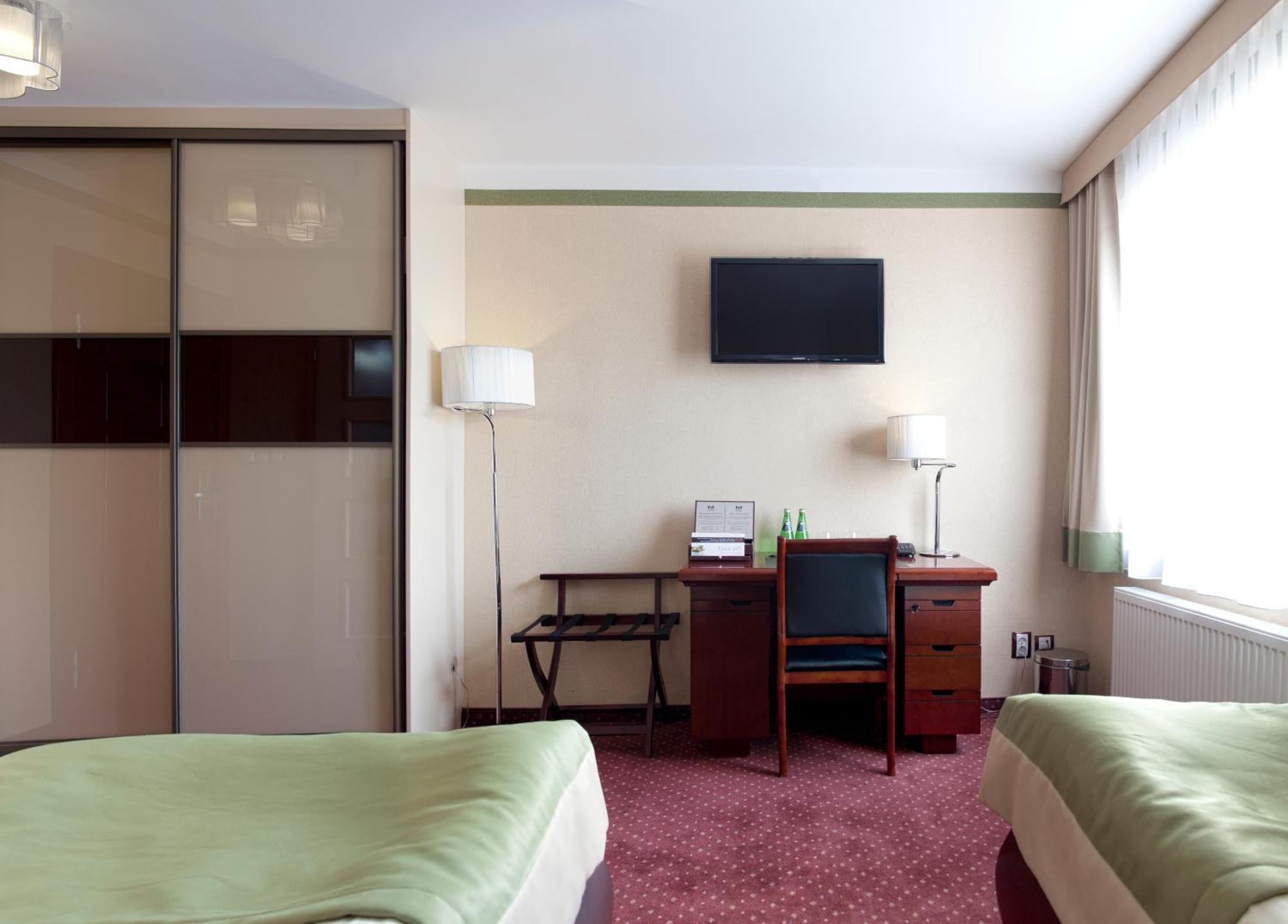 M Hotel Sosnowiec Luaran gambar