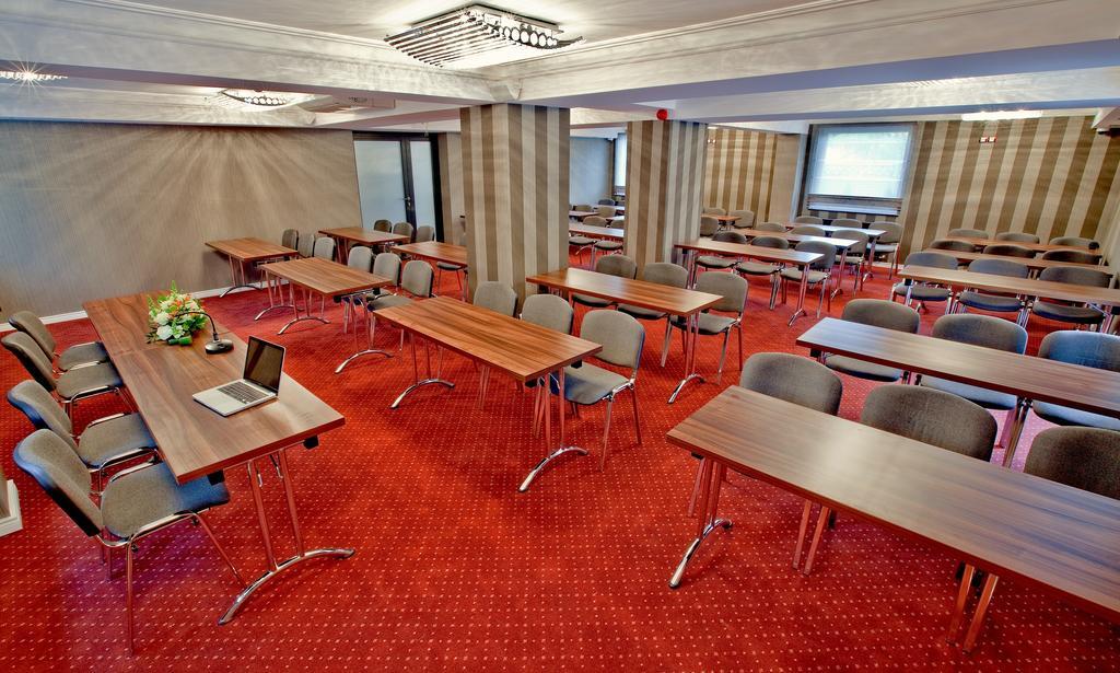 M Hotel Sosnowiec Luaran gambar