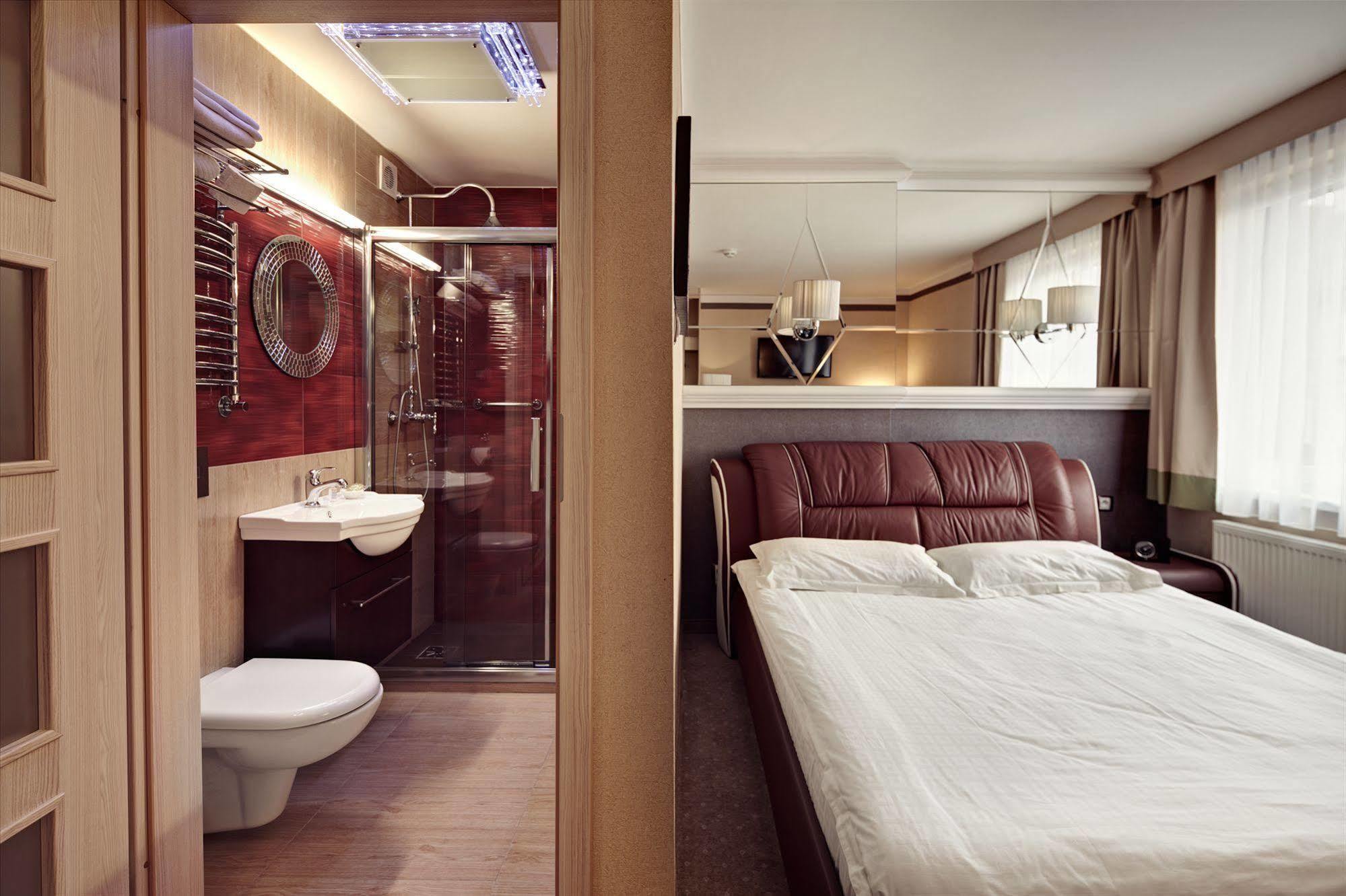 M Hotel Sosnowiec Luaran gambar