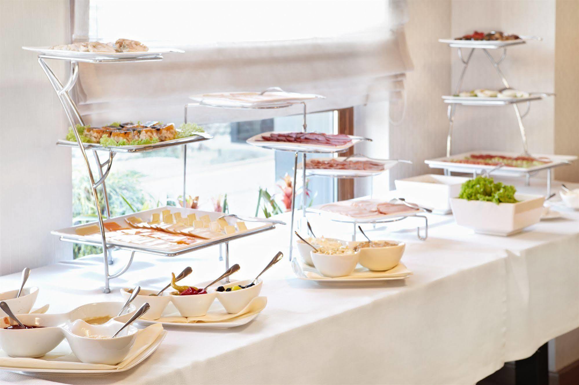 M Hotel Sosnowiec Luaran gambar